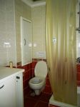 870_bathroom5.jpg